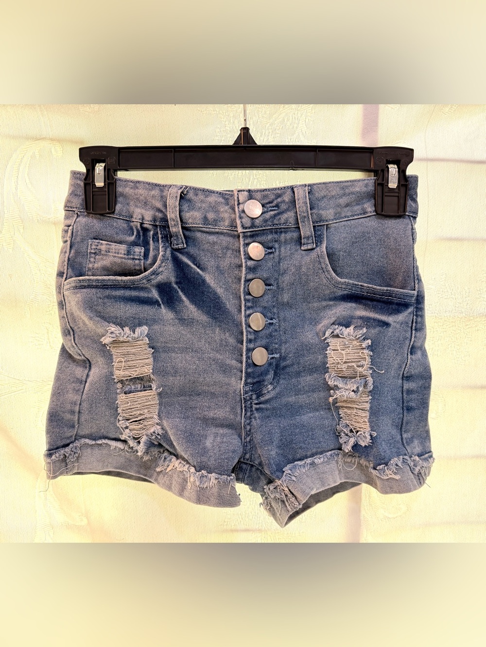 Source Unknown Distressed Button-Front Denim Shorts - Light Blue B0053